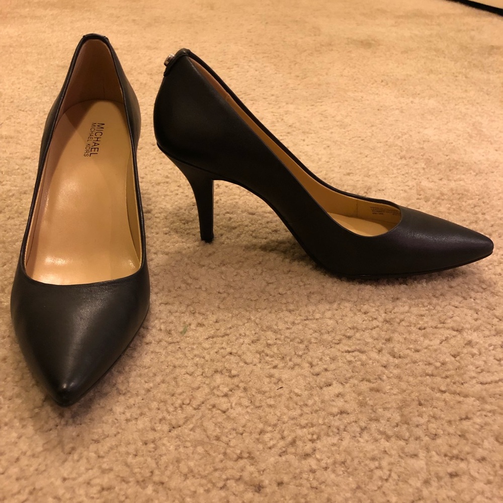 Michael Kors Black Leather Pointed Toe Pumps